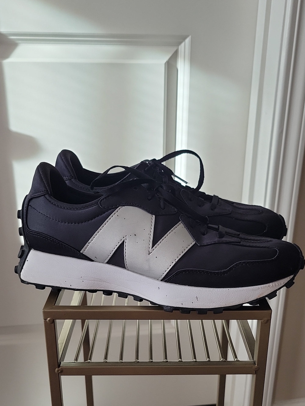 New Balance Men's Black & White Retro-Style Trainer Sneakers